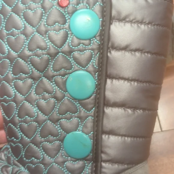 UGG Girls Boots - Picture 11 of 11